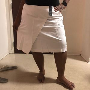 NWT White summer skirt. Size 26 Lane Bryant